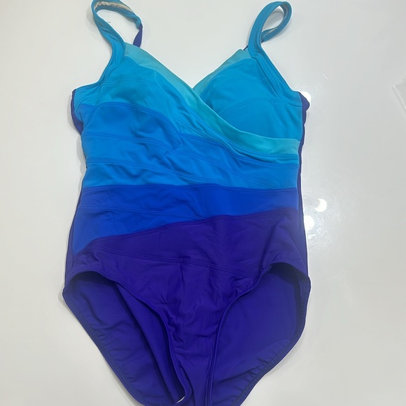 Miraclesuit Size 14 Slimming One Piece Suit Item# 9B - Picture 3 of 10